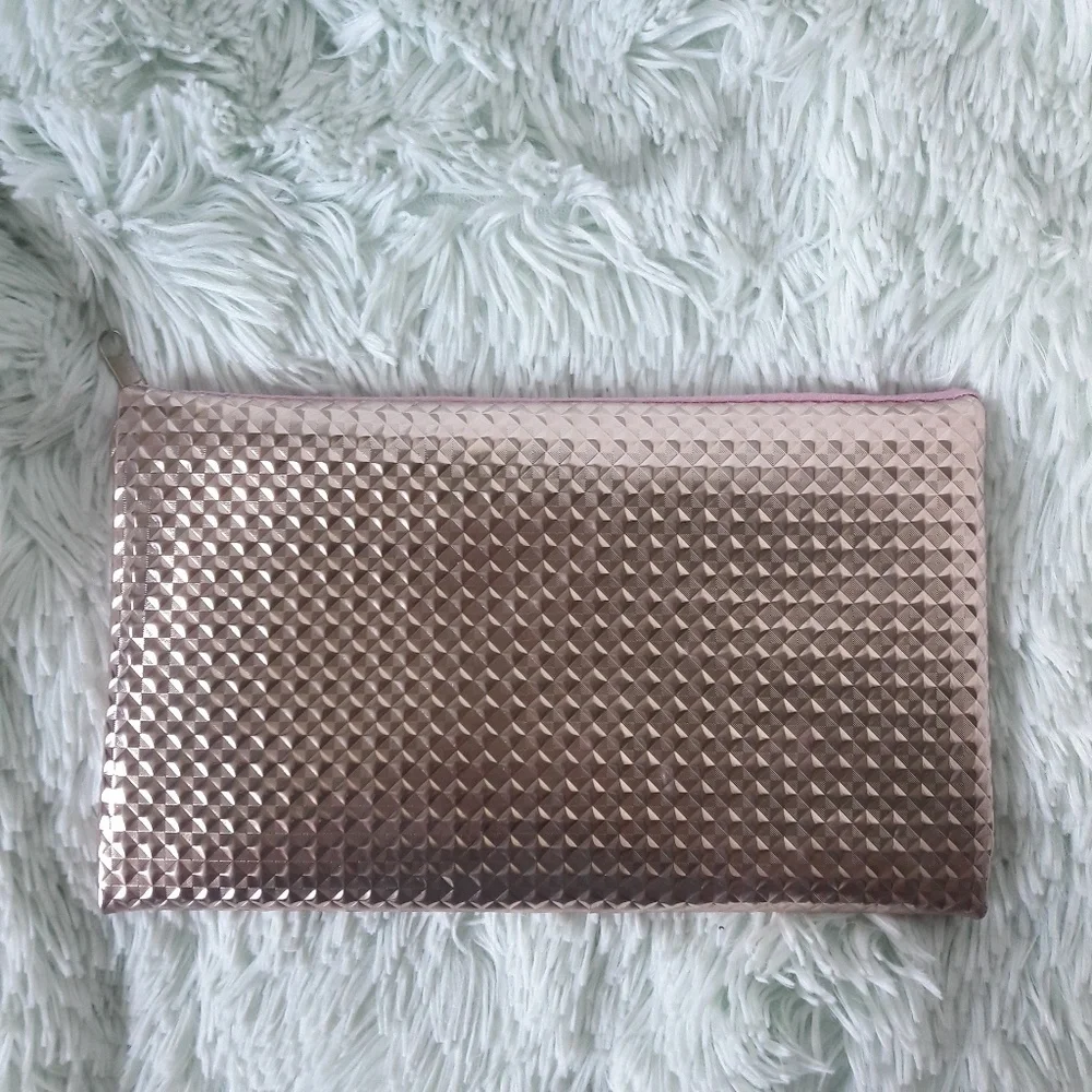 NWOT Pink geometric holographic shiny cosmetic bag